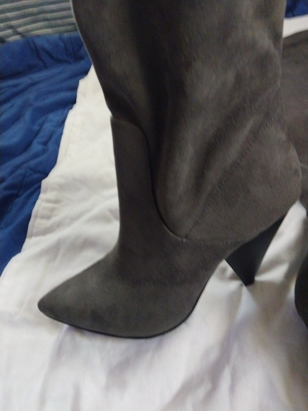 Indi Go Rd. Women's Tall Pointed-Toe Suede Boots - Gray Size 6M - Picture 4 of 13